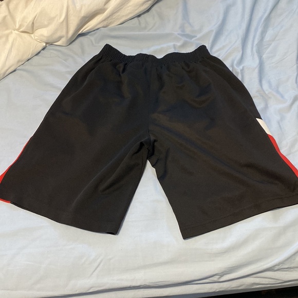 Puma Shorts Boys XL/Mens M - Picture 2 of 2